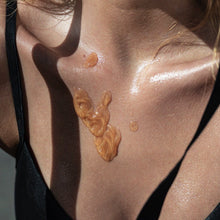 Load image into Gallery viewer, Marula Shimmering Gold Oil
