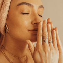 Load image into Gallery viewer, The Giver Illuminative Cleansing Oil &amp; Makeup Dissolver
